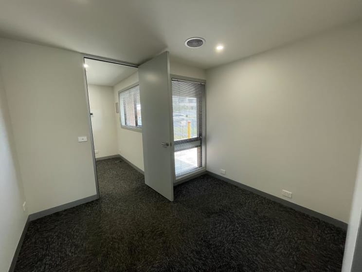 Click to view all images 399 Queen Street Altona Meadows VIC 3028 - Image 3
