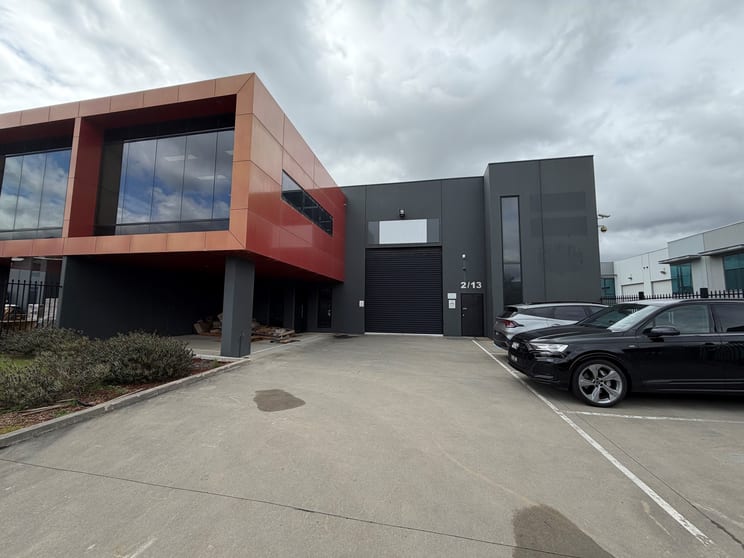 Click to view all images 2/13 Centre Way Croydon South VIC 3136 - Image 3