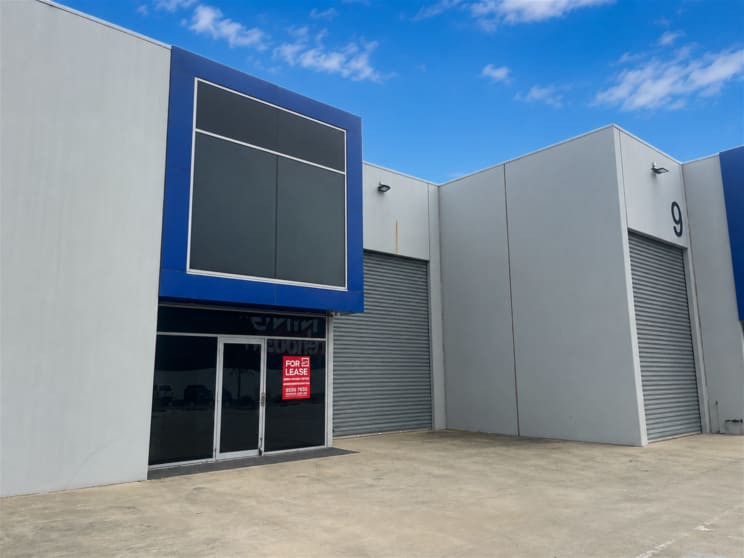 Click to view all images 11 Plover Drive Altona North VIC 3025 - Image 2