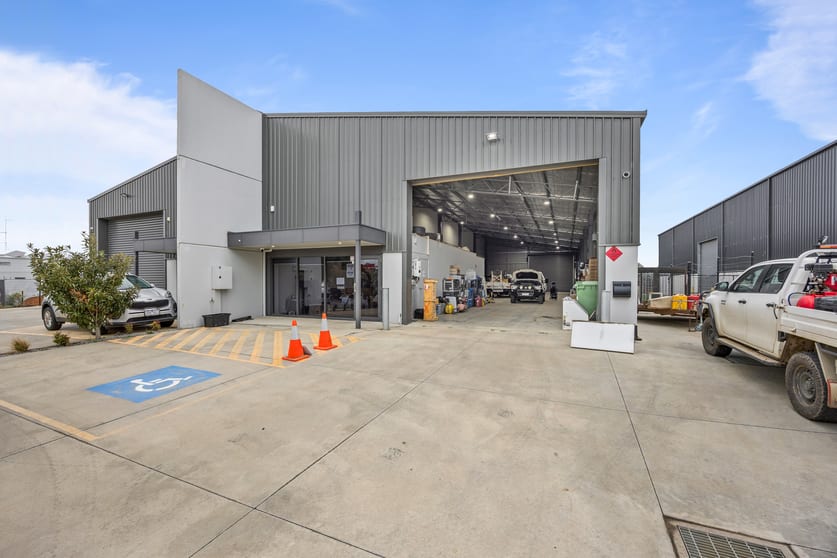 Click to view all images 11B Endeavour Way Alfredton VIC 3350 - Image 1