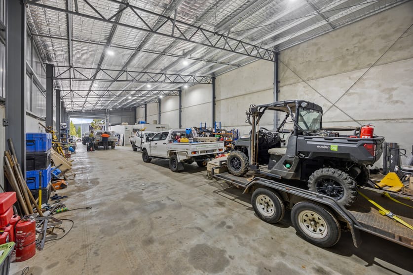 Click to view all images 11B Endeavour Way Alfredton VIC 3350 - Image 2
