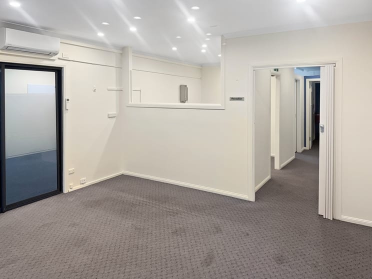 Click to view all images Suite 4/38-40 Ridge Street Nambucca Heads NSW 2448 - Image 2
