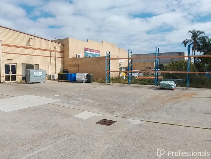 2/89 Pavers Circle Malaga WA 6090 - Image 3