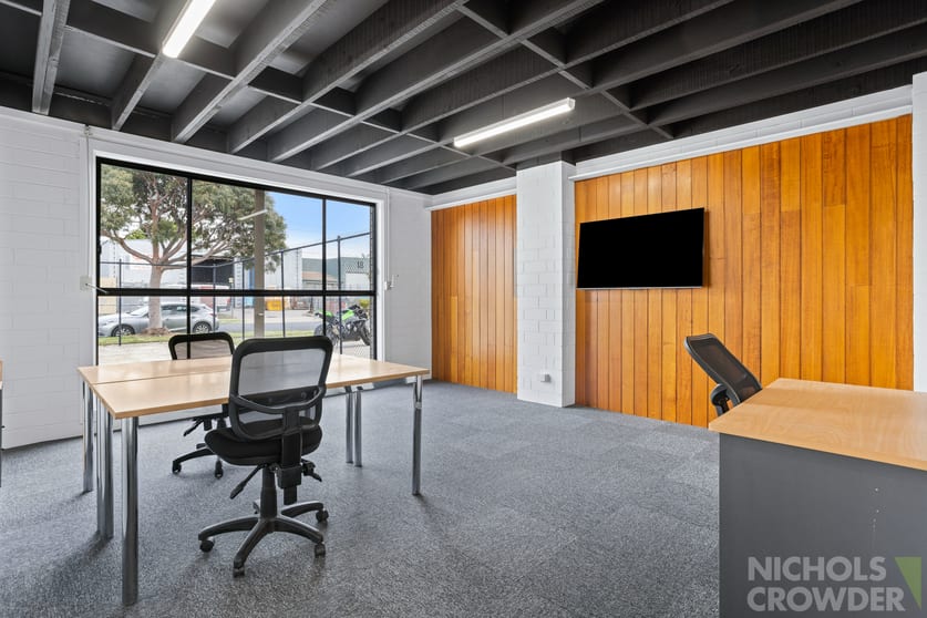Click to view all images 17 Govan Street Seaford VIC 3198 - Image 3