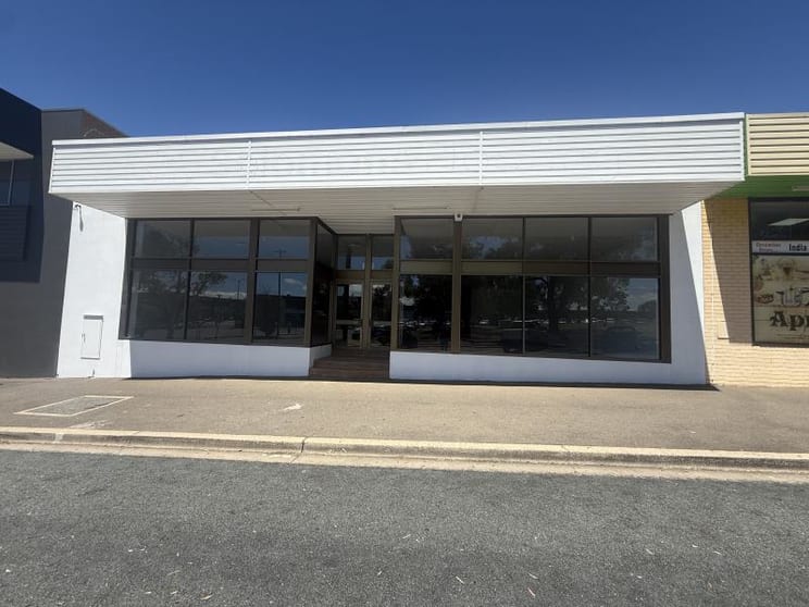 Click to view all images 76 Oatley Court Belconnen ACT 2617 - Image 1