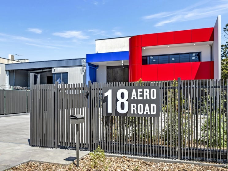 Click to view all images 18 Aero Road Ingleburn NSW 2565 - Image 1