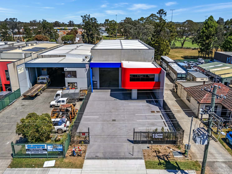 Click to view all images 18 Aero Road Ingleburn NSW 2565 - Image 2