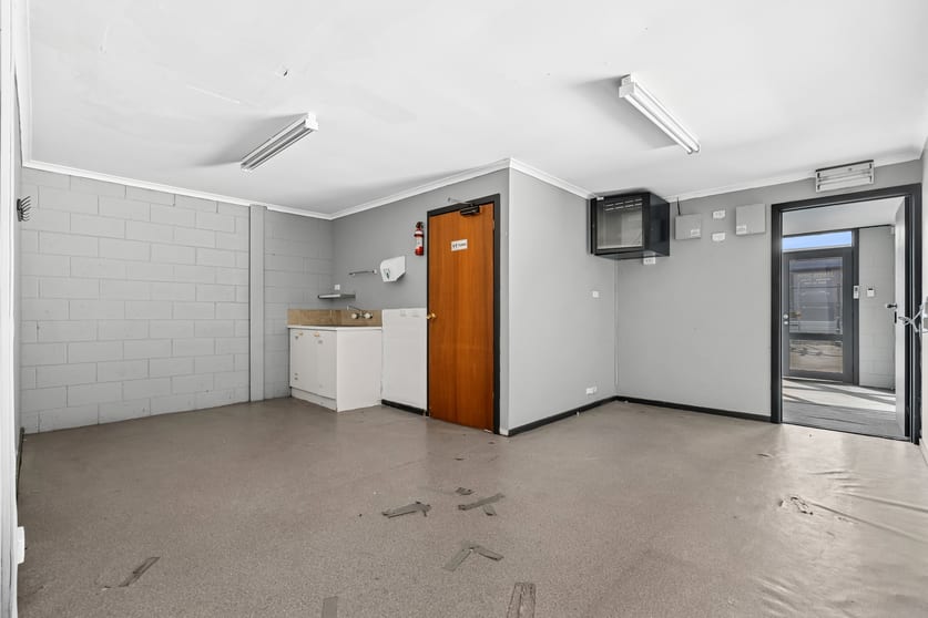 3/156 Victoria Street North Geelong VIC 3215 - Image 3