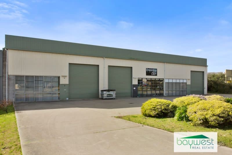Click to view all images 3/250 Marine Parade Hastings VIC 3915 - Image 1