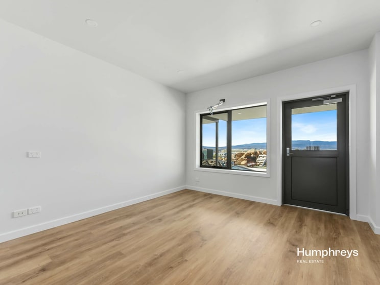Click to view all images 1/8 Munro Street Western Junction TAS 7212 - Image 3