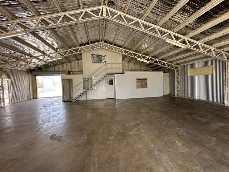 Click to view all images 40B Knight Street Park Avenue QLD 4701 - Image 3