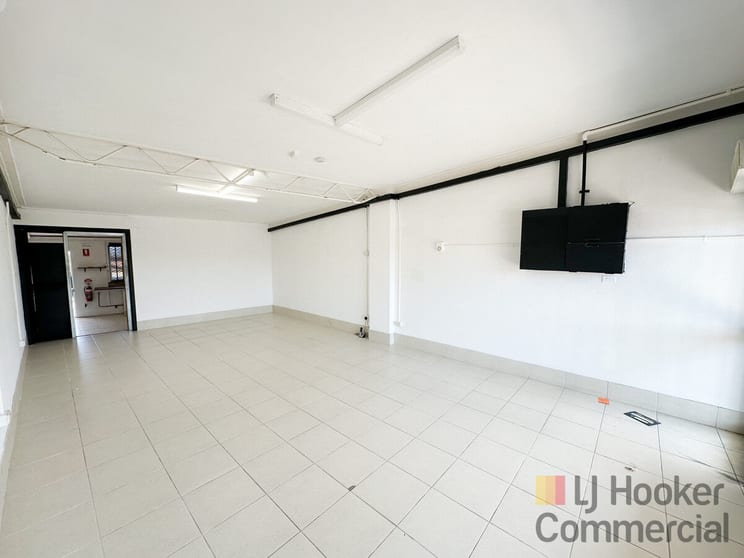 Click to view all images 1/74-80 Wallarah Road Gorokan NSW 2263 - Image 3
