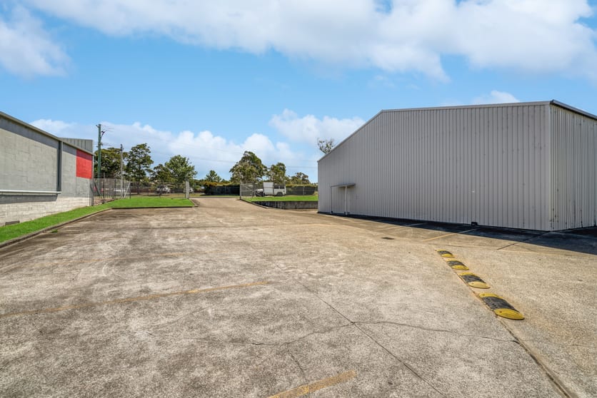 Click to view all images 2 Norfolk Avenue South Nowra NSW 2541 - Image 2