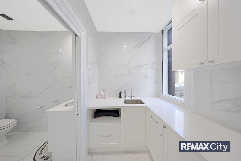 Click to view all images Level 3, 303/188 Edward Street Brisbane City QLD 4000 - Image 3