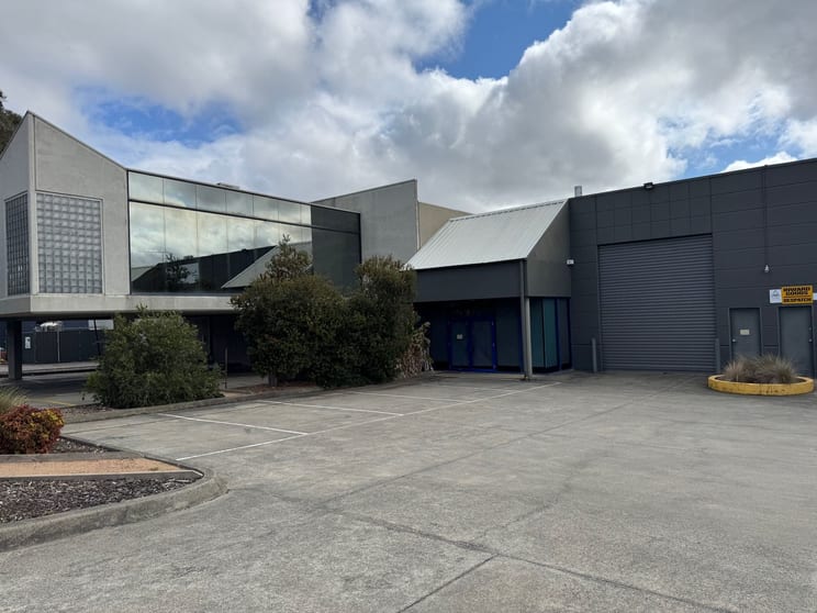 1/27 Laser Drive Rowville VIC 3178 - Image 1