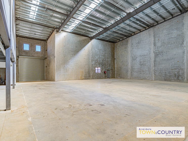 Click to view all images 1 / 26 Cameron Drive Armidale NSW 2350 - Image 3