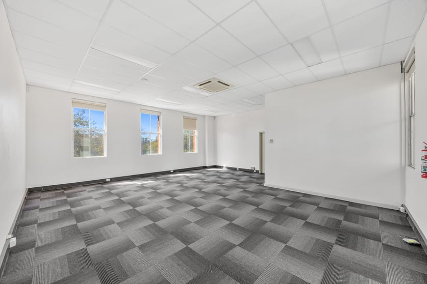 Click to view all images Suite 10/11 St Cedars Grove Lake Gardens VIC 3355 - Image 1