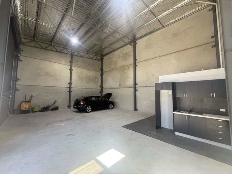 Click to view all images Unit 1/96 Bayldon Road Queanbeyan NSW 2620 - Image 2