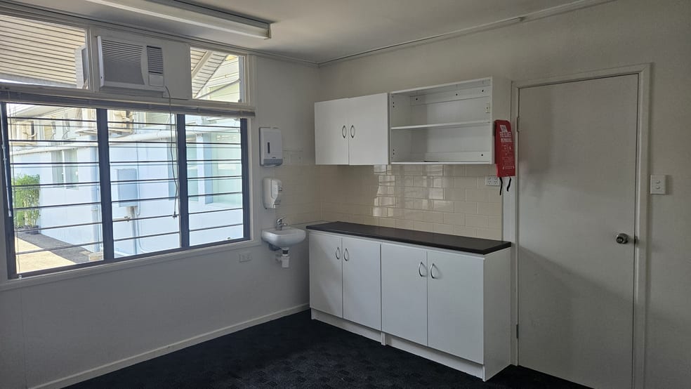 Click to view all images 8/110 Bloomfield Street Cleveland QLD 4163 - Image 2