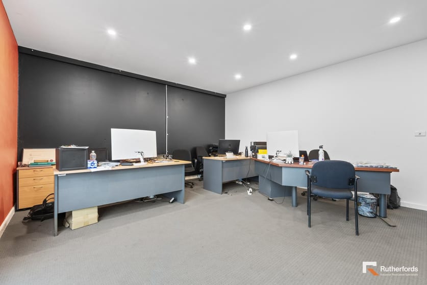 Click to view all images 1/33-35 Lara Way Campbellfield VIC 3061 - Image 2
