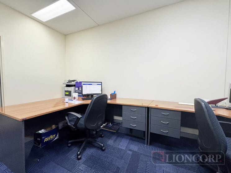 Click to view all images Upper Mount Gravatt QLD 4122 - Image 2