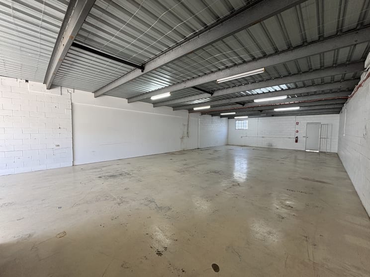 Click to view all images 3/52 Machinery Drive Tweed Heads South NSW 2486 - Image 2
