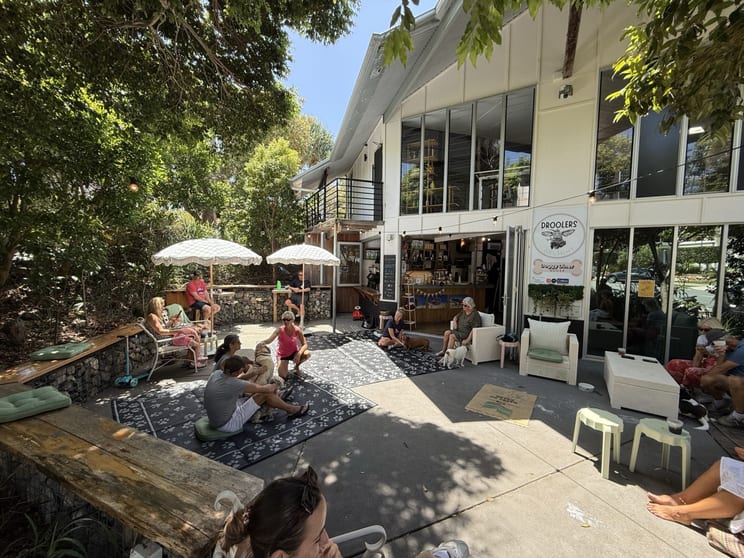 Click to view all images 2/18 Duke Street Sunshine Beach QLD 4567 - Image 2