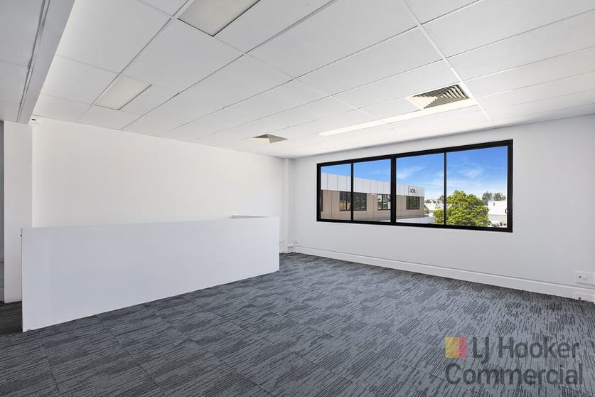 Click to view all images 8/1 Sailfind Place Somersby NSW 2250 - Image 3