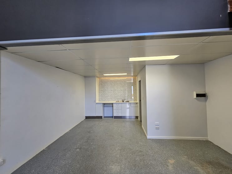Click to view all images Burleigh Heads QLD 4220 - Image 2