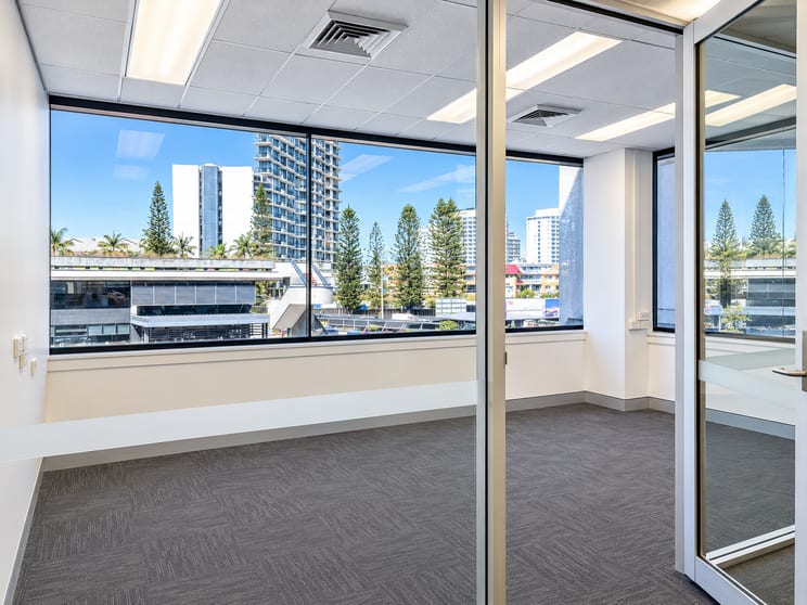 Click to view all images 17 & 18/46 Cavill Avenue Surfers Paradise QLD 4217 - Image 3