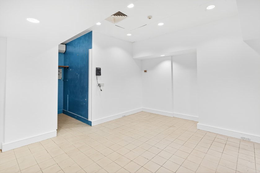 Click to view all images 60/18-22 Orchid Avenue Surfers Paradise QLD 4217 - Image 1