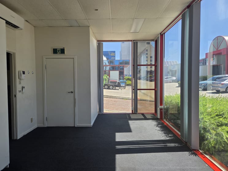 Click to view all images 3/1 Trade Park Drive Tullamarine VIC 3043 - Image 3