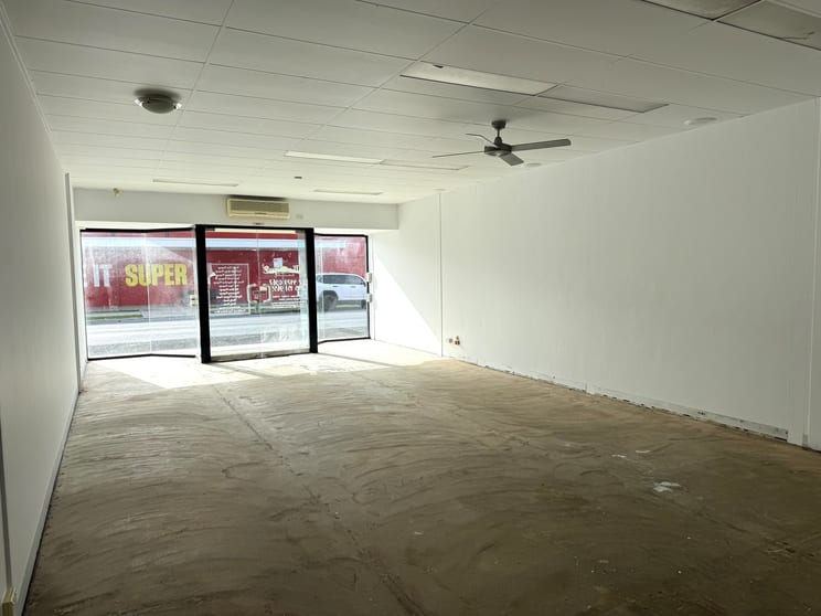Click to view all images 1/32 Orient Street Batemans Bay NSW 2536 - Image 2
