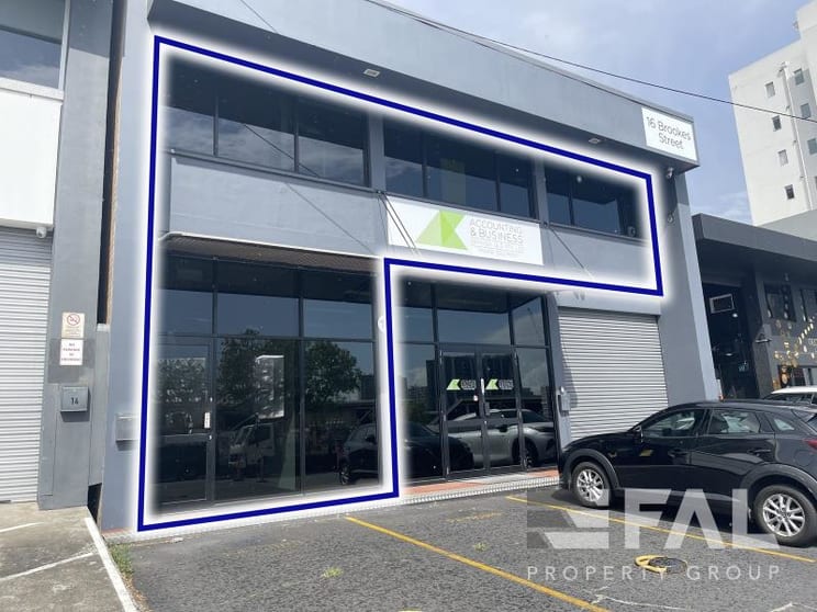 Click to view all images Unit 2/16 Brookes Street Bowen Hills QLD 4006 - Image 1