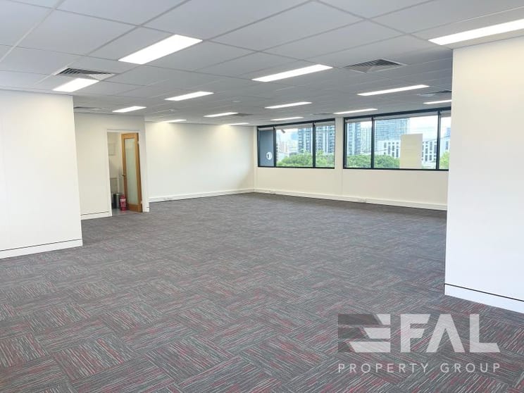 Click to view all images Unit 2/16 Brookes Street Bowen Hills QLD 4006 - Image 3