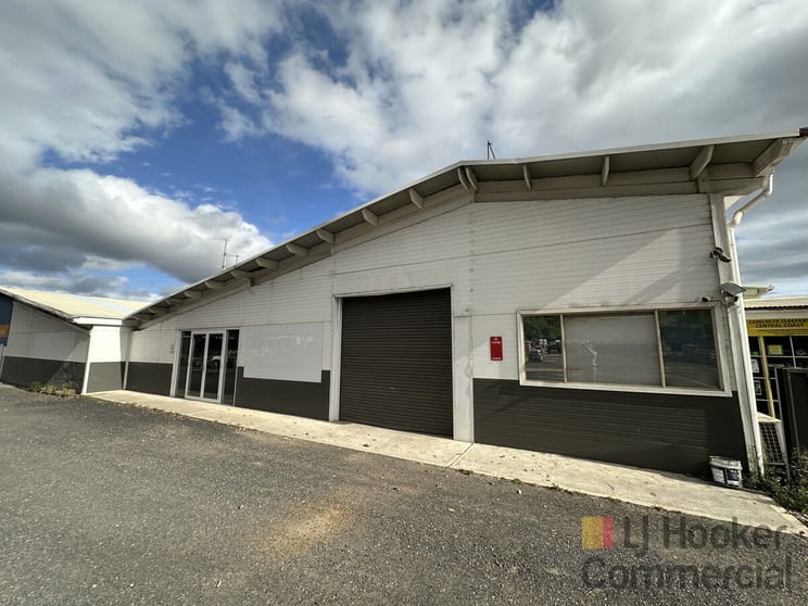Click to view all images Unit 3/2 Burns Road Ourimbah NSW 2258 - Image 3