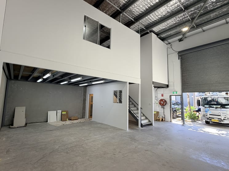 Click to view all images 19/70-72 Captain Cook Drive Caringbah NSW 2229 - Image 3