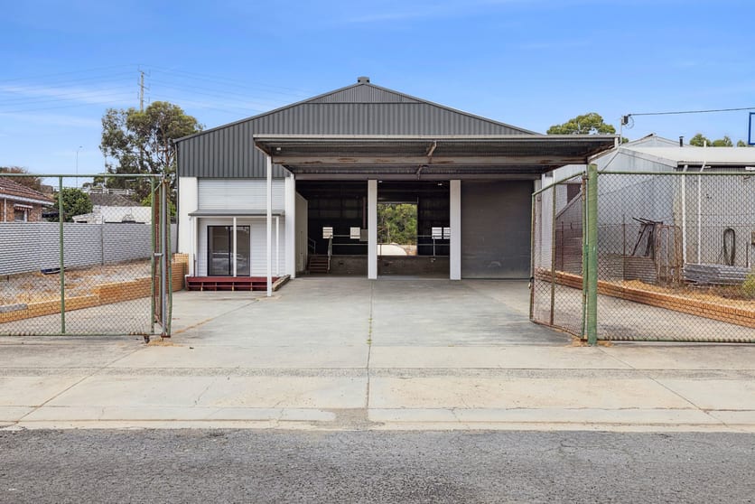 Click to view all images 12 Melbourne Road Brown Hill VIC 3350 - Image 1