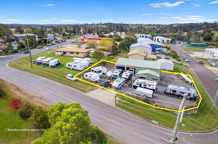 Click to view all images 1 Railway Court Glanmire QLD 4570 - Image 2