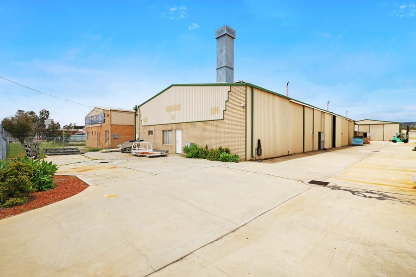 Click to view all images 8 Muros Place Midvale WA 6056 - Image 1