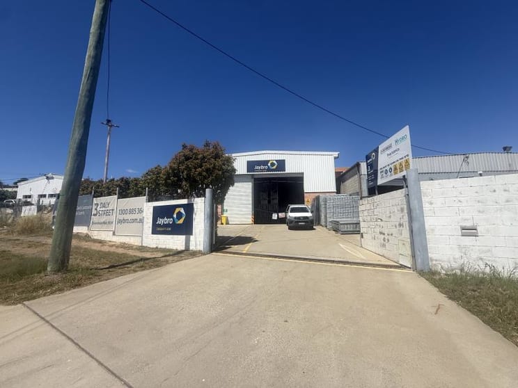 Click to view all images 3 Daly Street Queanbeyan NSW 2620 - Image 2