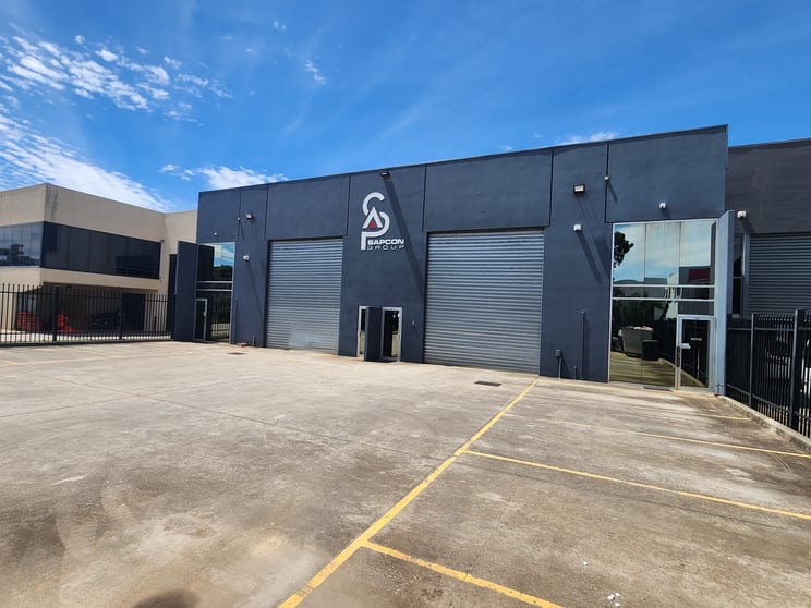 Click to view all images 41 Lillee Crescent Tullamarine VIC 3043 - Image 2