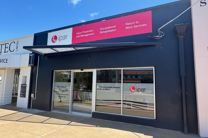 Click to view all images 1 & 2/75 Deakin Avenue Mildura VIC 3500 - Image 1