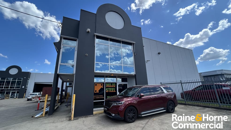 Click to view all images Unit 6/6-8 Mitchell Road Moorebank NSW 2170 - Image 1