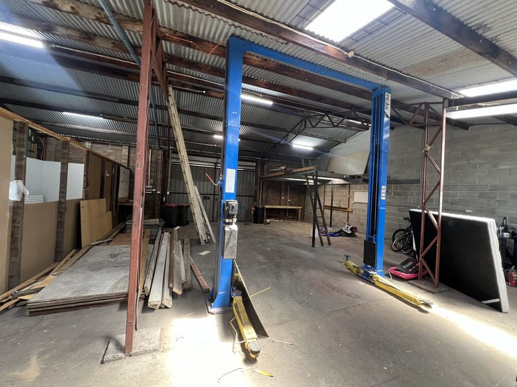 Click to view all images 3/146 Industrial Road Oak Flats NSW 2529 - Image 3
