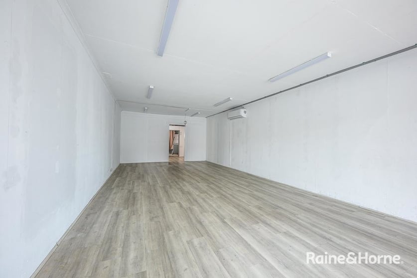 Click to view all images 58 Oshanassy Street Sunbury VIC 3429 - Image 3