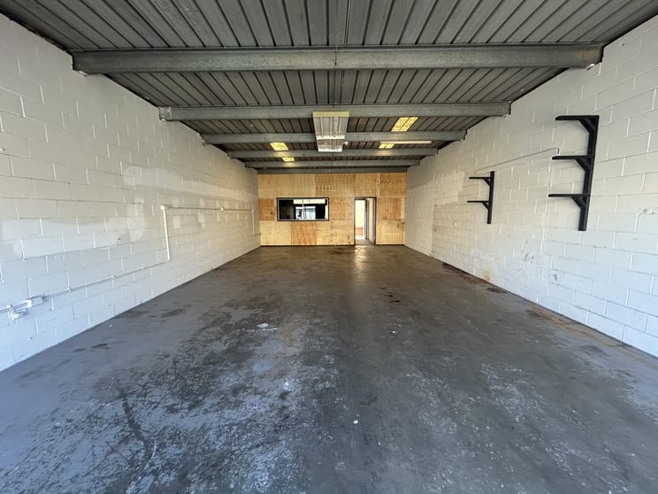 Click to view all images 5/15B Machinery Drive Tweed Heads South NSW 2486 - Image 2