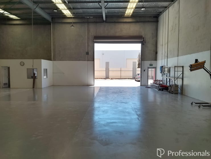 Click to view all images 5/21 Harris Road Malaga WA 6090 - Image 3