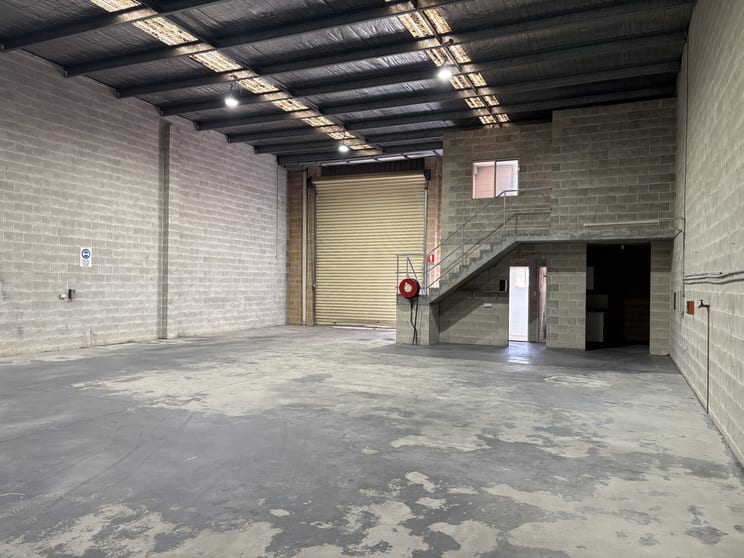 Click to view all images Unit 3/3 Moorlands Road Ingleburn NSW 2565 - Image 2