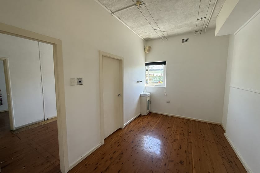4/2 Balfour Street Fairy Meadow NSW 2519 - Image 3